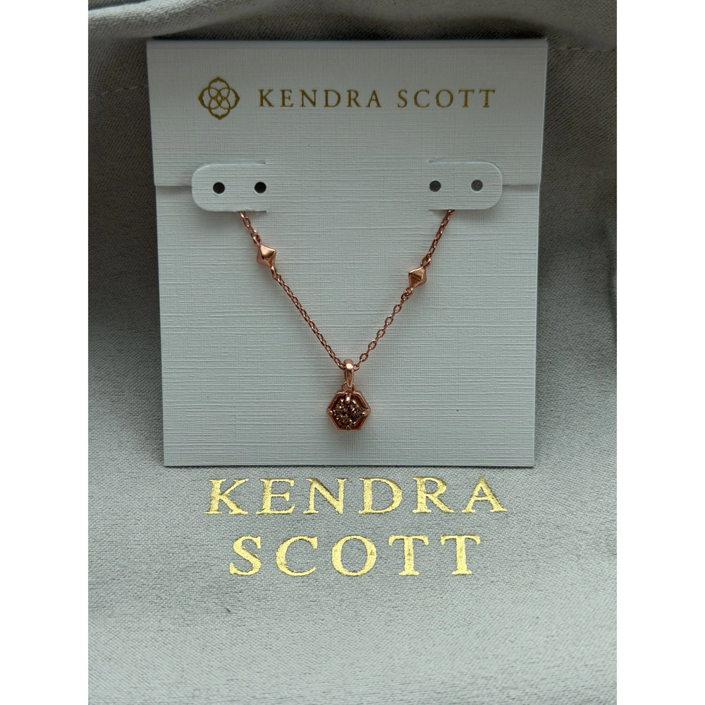 Kendra Scott pendant necklace